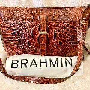 Brahmin
Messenger Front Flap Toasted Almond Melbourne Leather Cross Body Bag